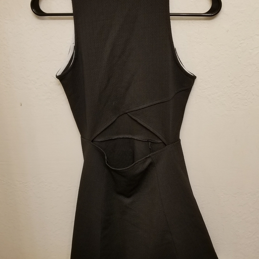 Black and white by Divided-small
